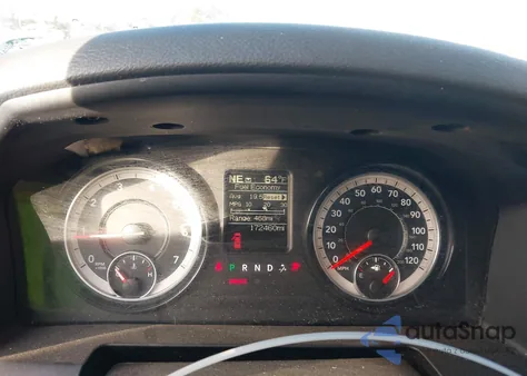 2017 Ram 1500 Express 4X4 5'7 Box z USA, uszkodzony, nr VIN 3C6RR7KT8HG739256